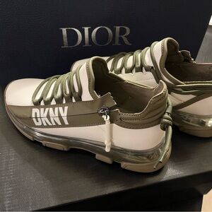 DKNY Men's Green and White Sneakers